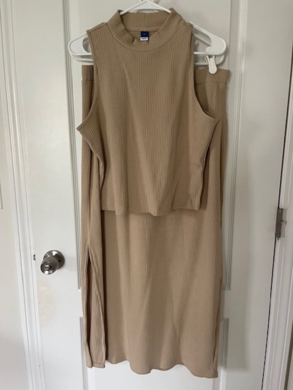 Old Navy beige knit top and skirt set, size L, never worn